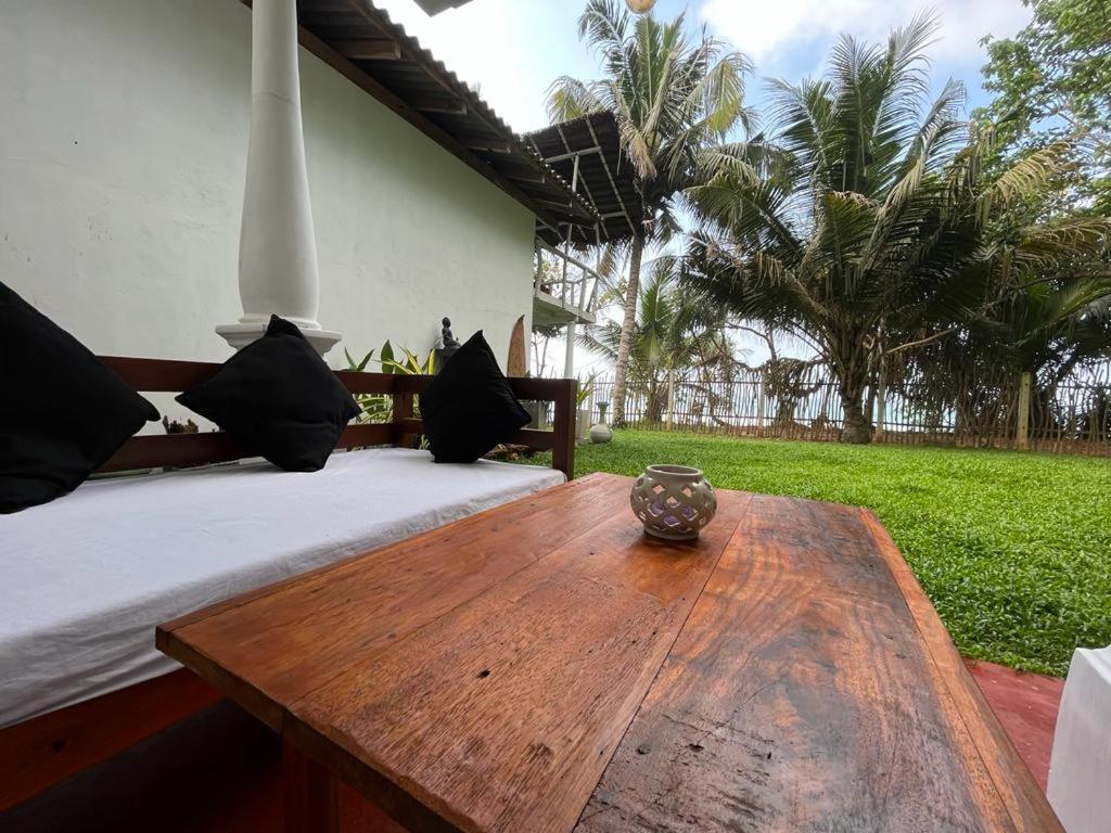 Beach House Kalukatiya - Family Villa, Seaview Room, Garden Room 迪克韦勒 外观 照片
