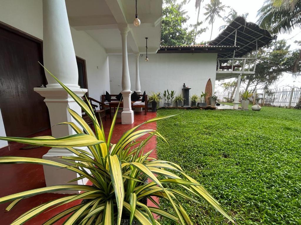 Beach House Kalukatiya - Family Villa, Seaview Room, Garden Room 迪克韦勒 外观 照片