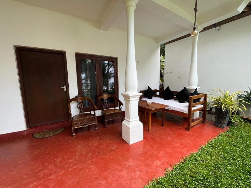 Beach House Kalukatiya - Family Villa, Seaview Room, Garden Room 迪克韦勒 外观 照片