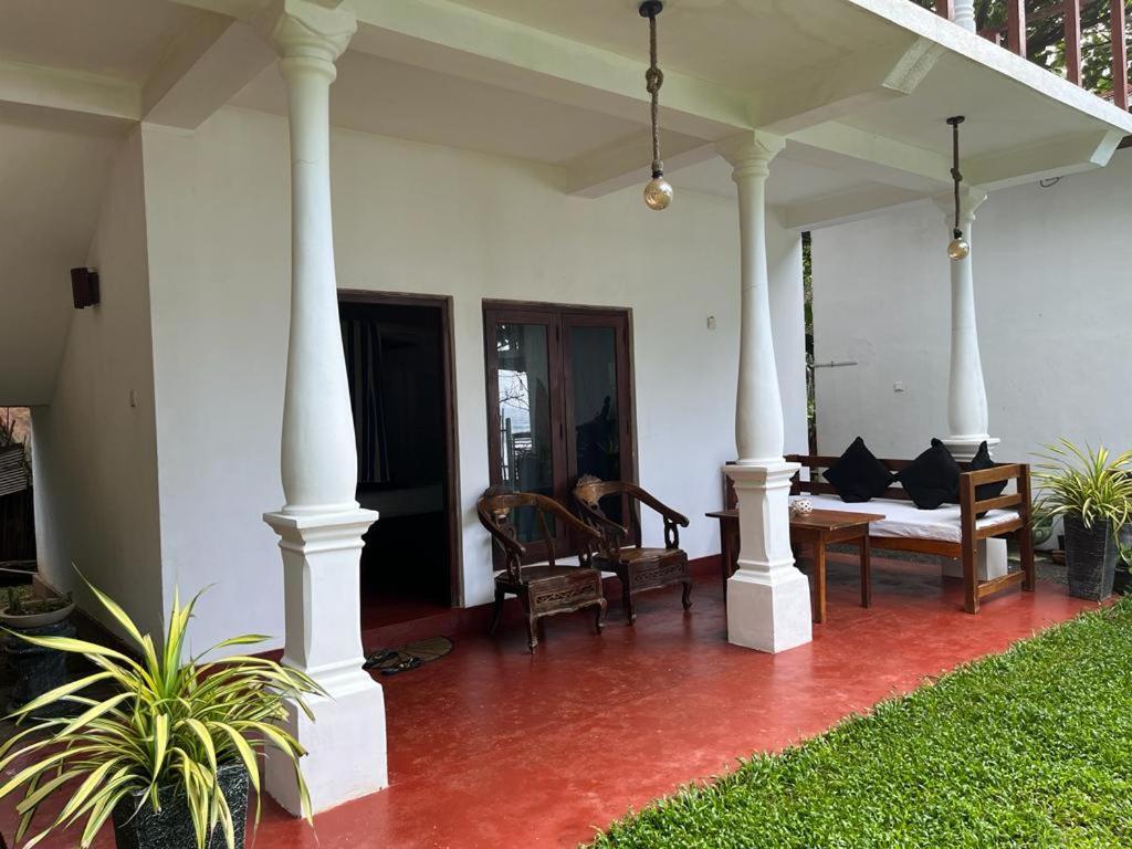 Beach House Kalukatiya - Family Villa, Seaview Room, Garden Room 迪克韦勒 外观 照片