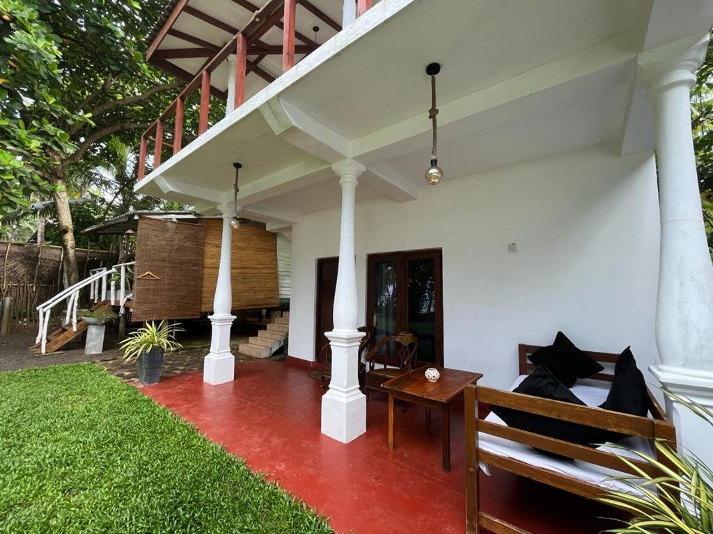 Beach House Kalukatiya - Family Villa, Seaview Room, Garden Room 迪克韦勒 外观 照片