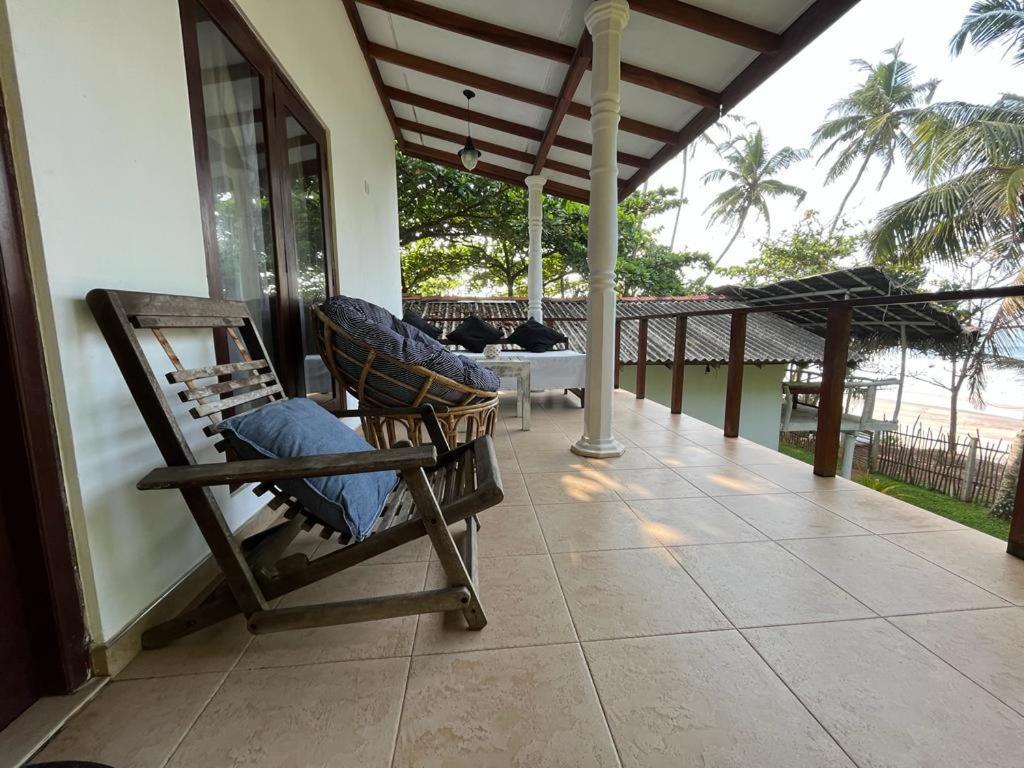 Beach House Kalukatiya - Family Villa, Seaview Room, Garden Room 迪克韦勒 外观 照片
