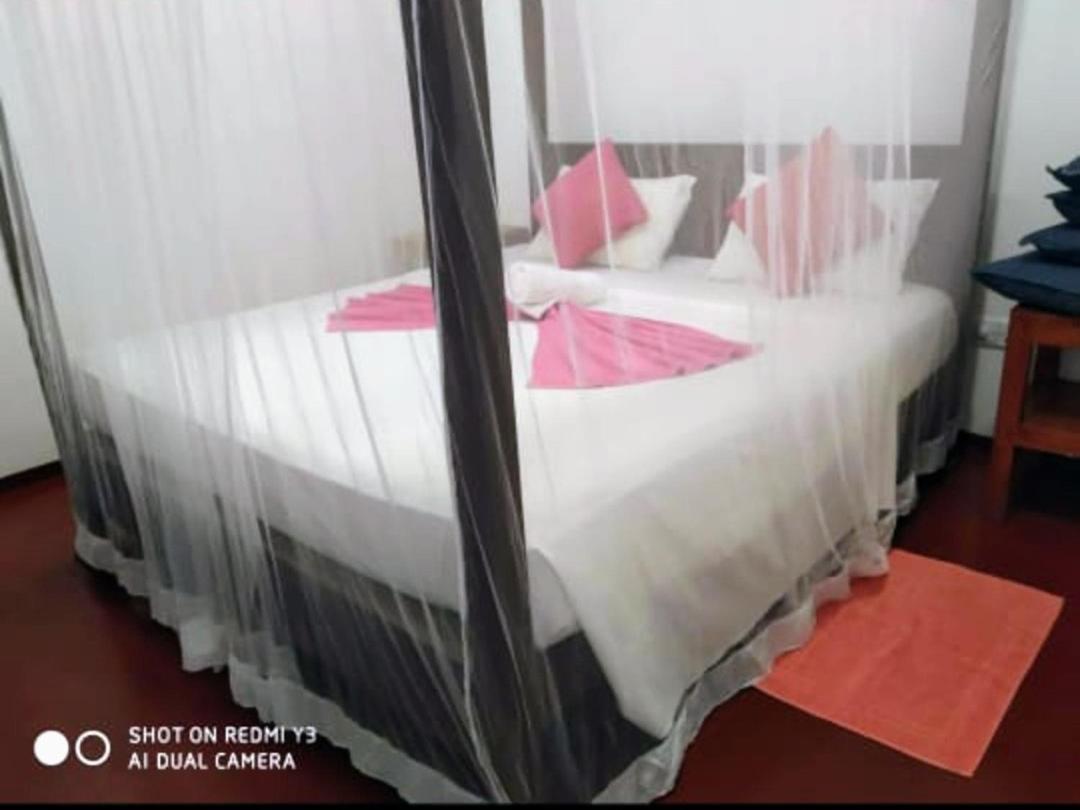 Beach House Kalukatiya - Family Villa, Seaview Room, Garden Room 迪克韦勒 外观 照片