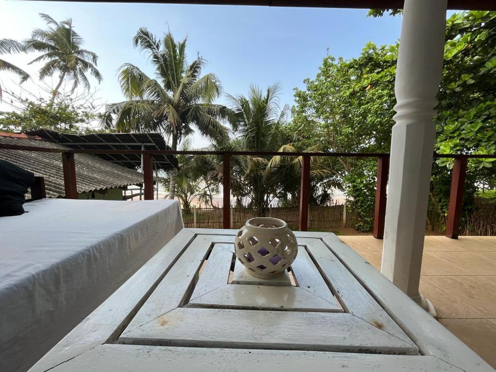 Beach House Kalukatiya - Family Villa, Seaview Room, Garden Room 迪克韦勒 外观 照片