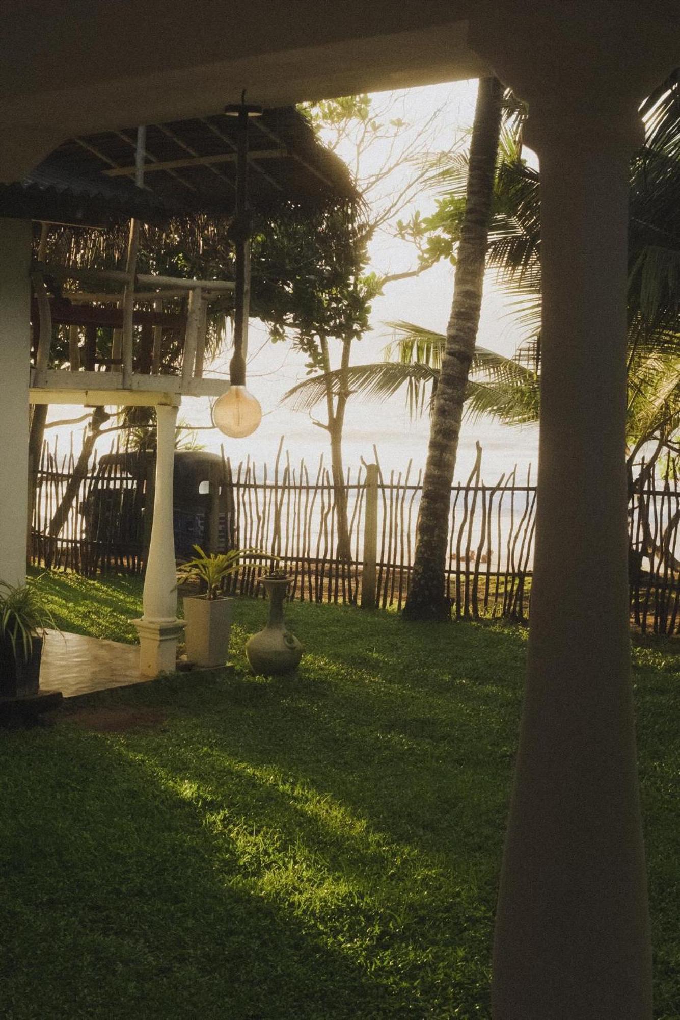 Beach House Kalukatiya - Family Villa, Seaview Room, Garden Room 迪克韦勒 外观 照片