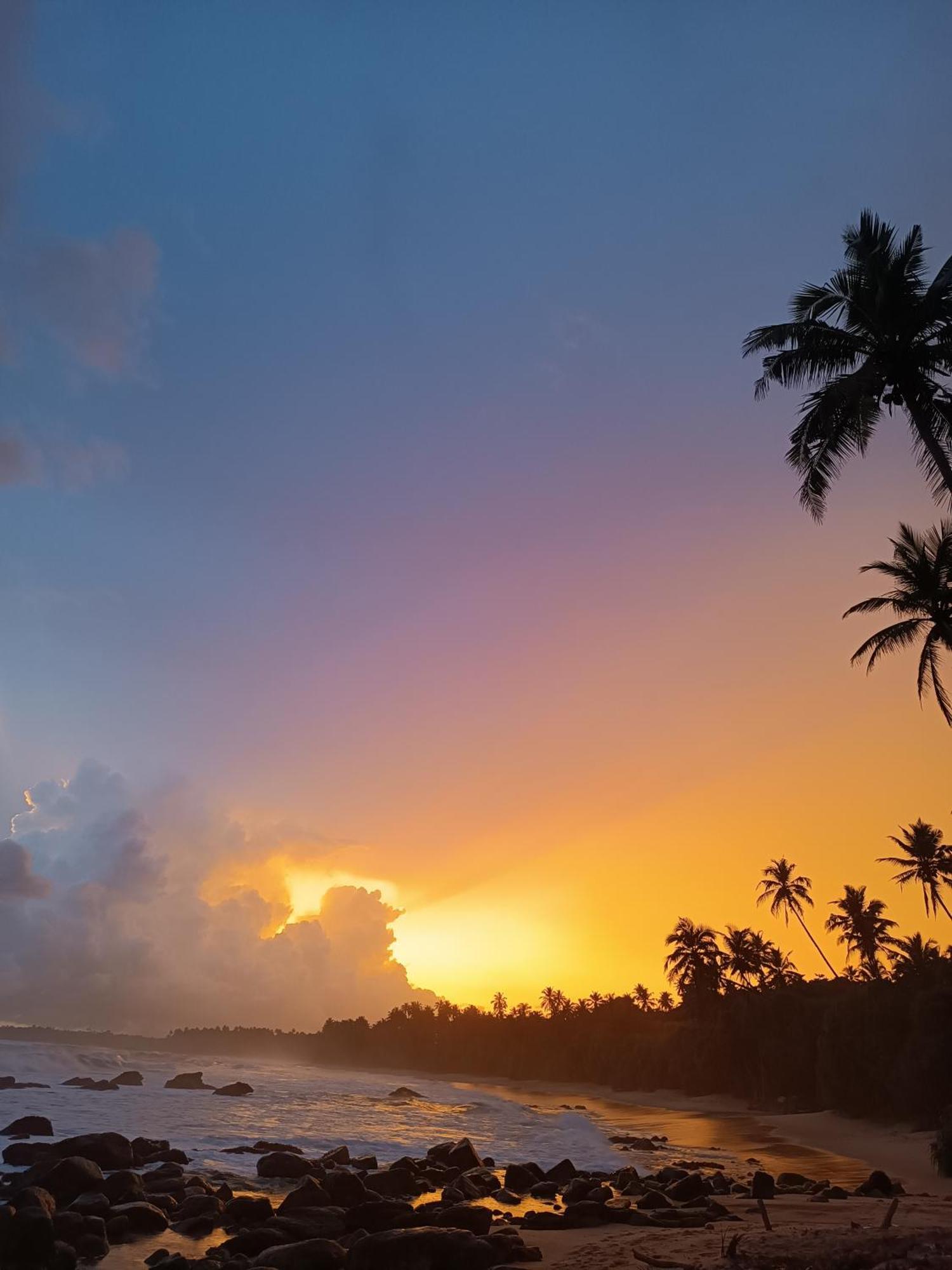 Beach House Kalukatiya - Family Villa, Seaview Room, Garden Room 迪克韦勒 外观 照片